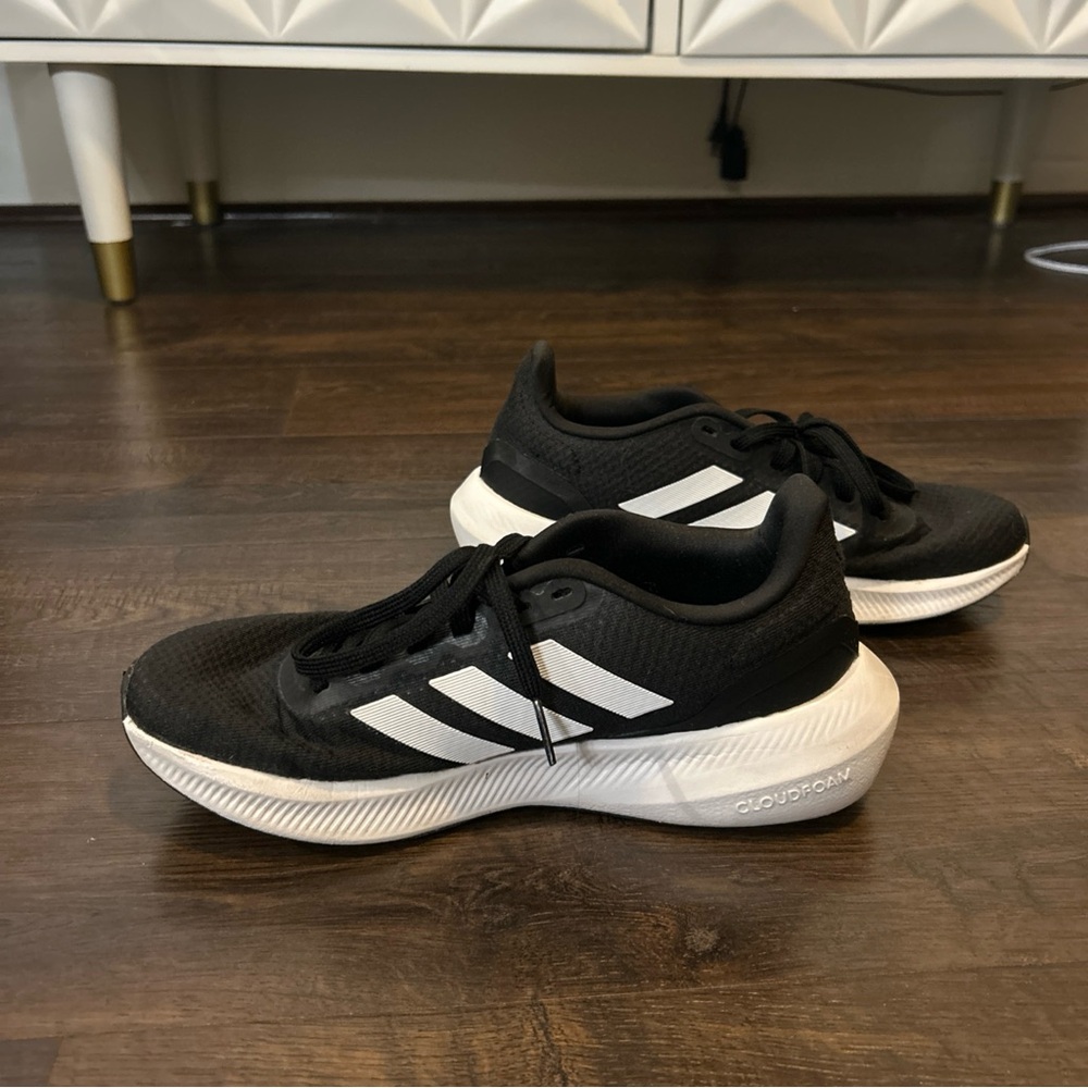 Adidas Black and White Cloudfoam Athletic Shoes with Cushioned Sole Women’s 7